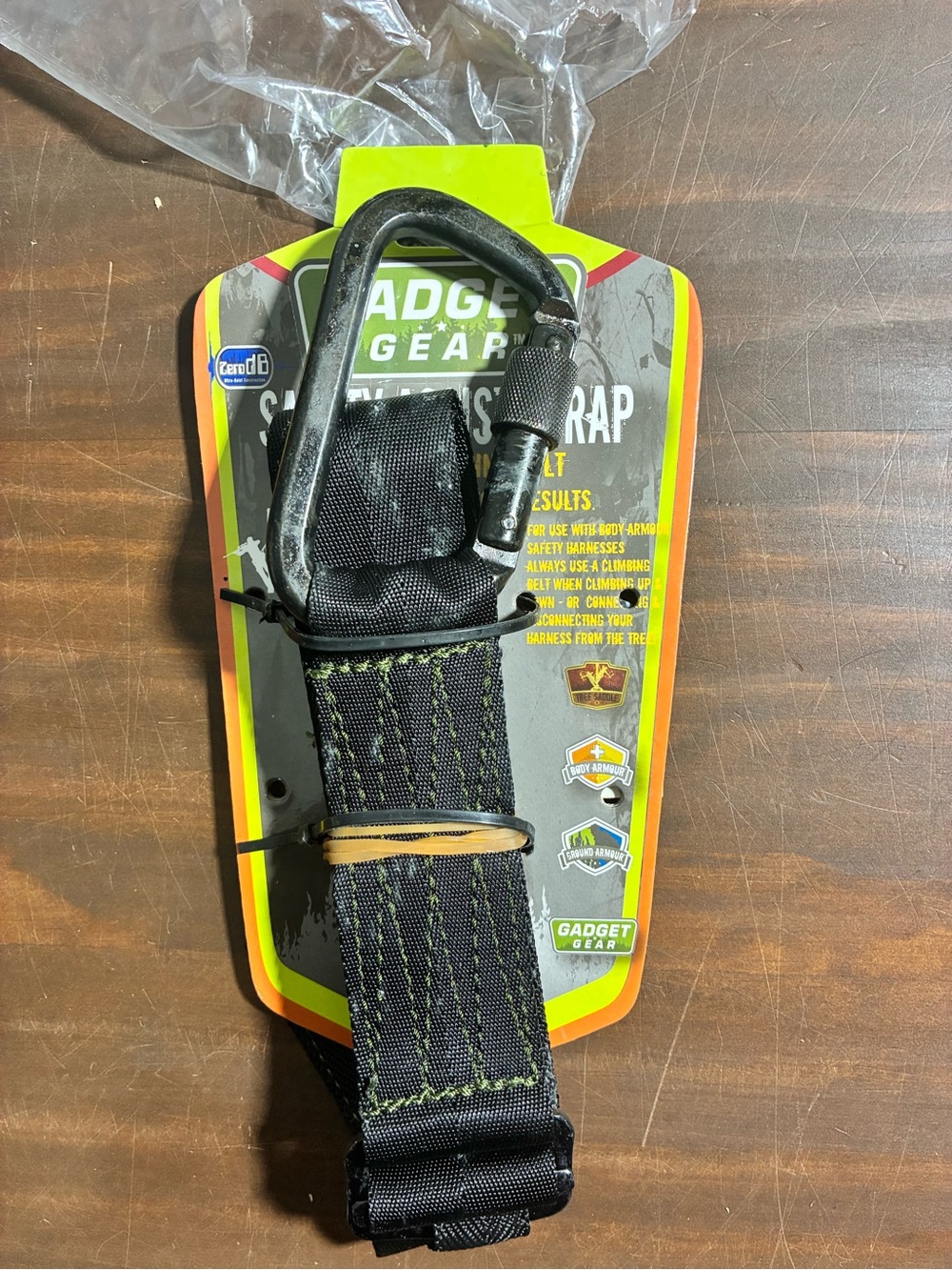 Gadget Gear Black Safety Strap with Locking Carabiner